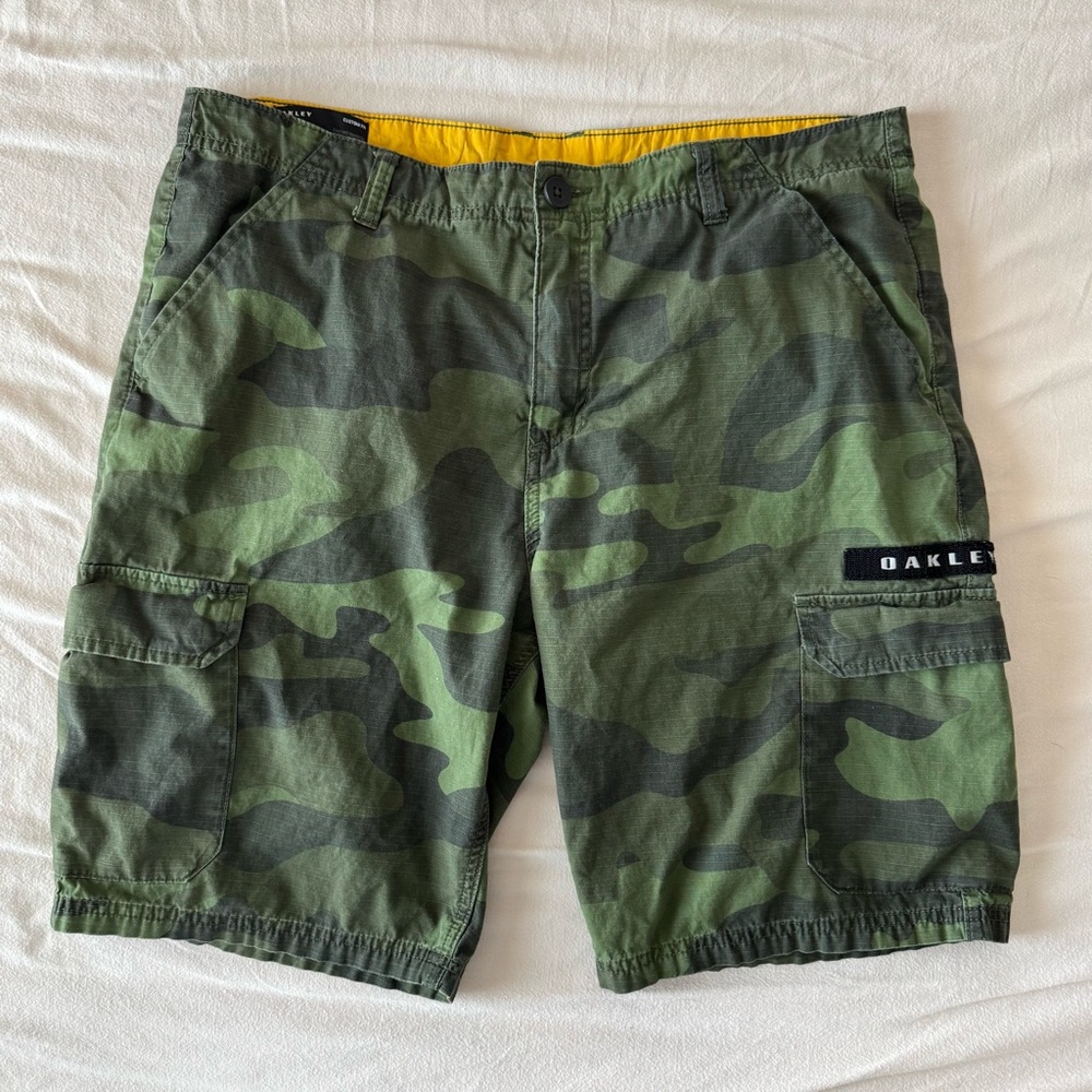 Oakley Men’s Camo Cargo Shorts